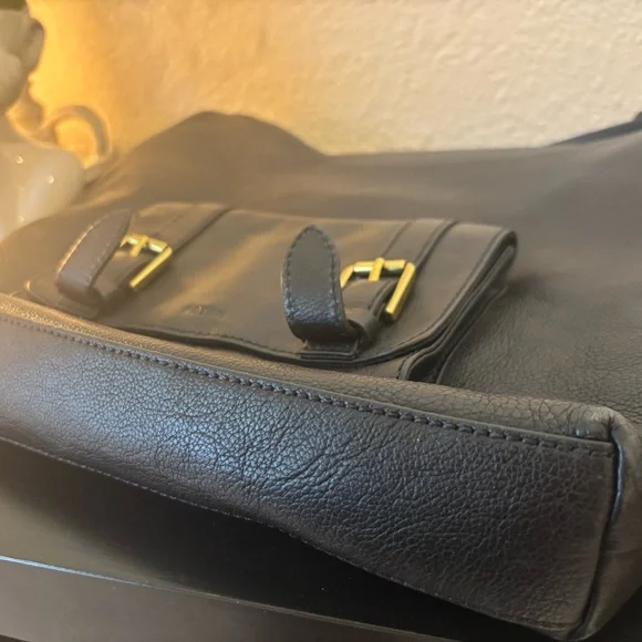 🔑 Fossil Black Leather Hobo Bag with Gold Buckles - Picture 7 of 8